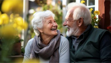 portrait-senior-couple-love-showing-affection
